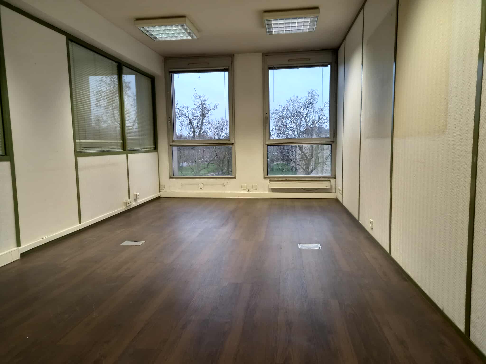 Bureau vide et débarassé par Debarras Integral Paris