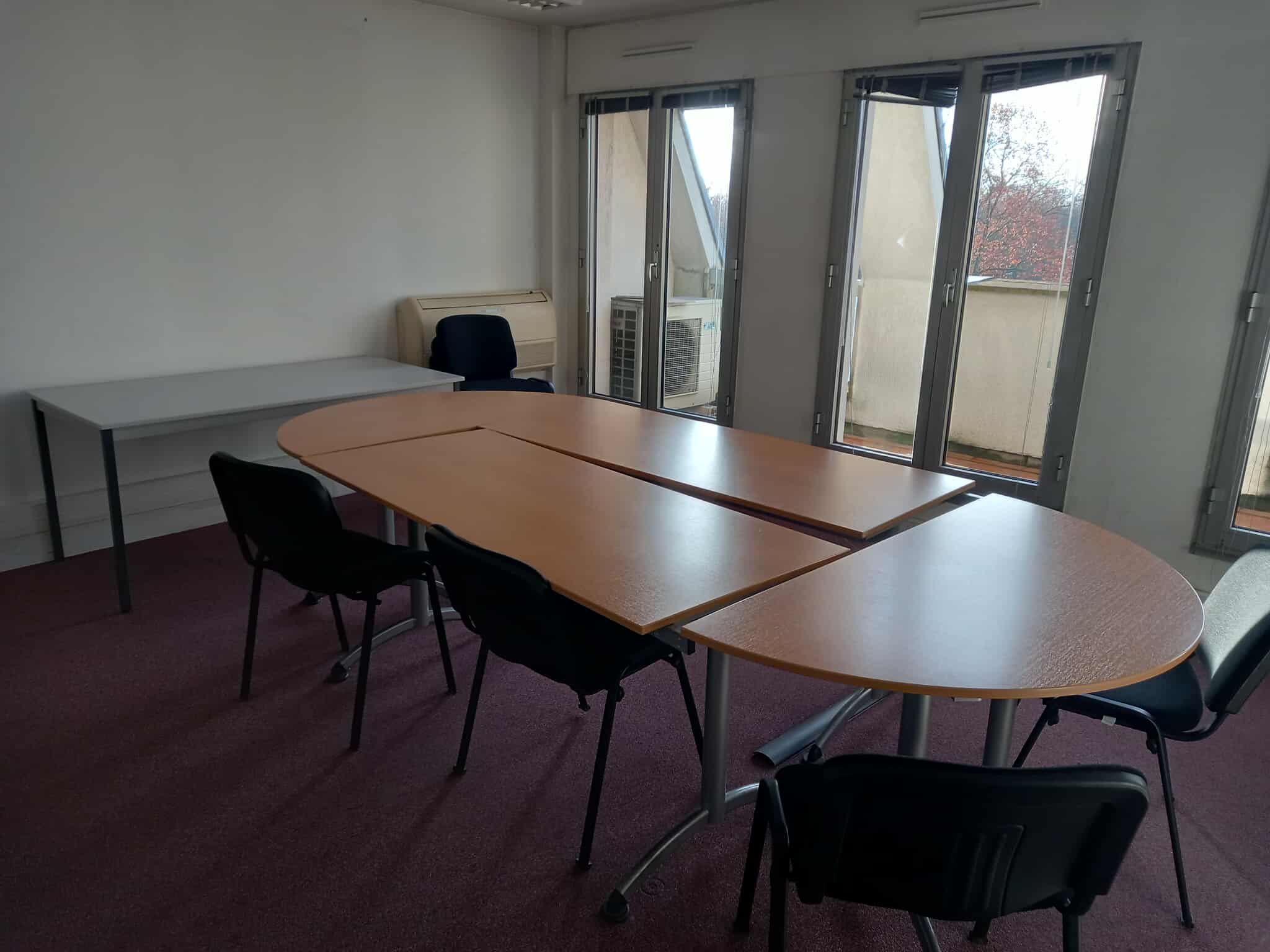 Bureau vide après débarras paris