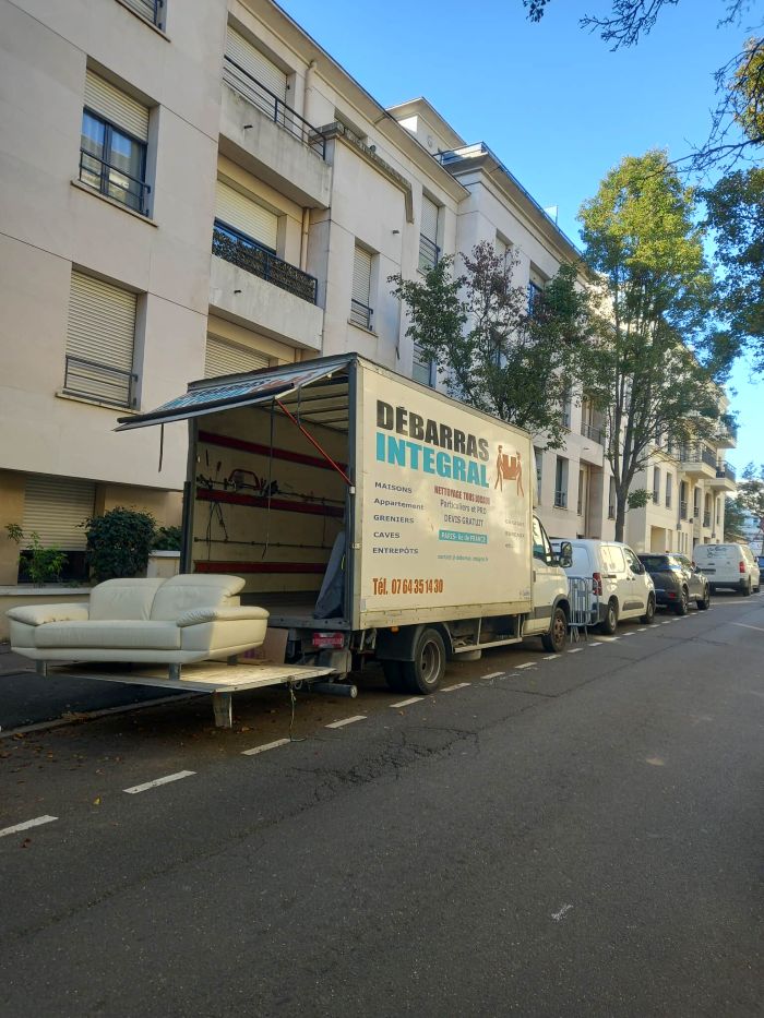 camion debarras integral Paris et Ile de France. Débarras 75, 77, 78, 60, 91, 92, 93, 94, 95